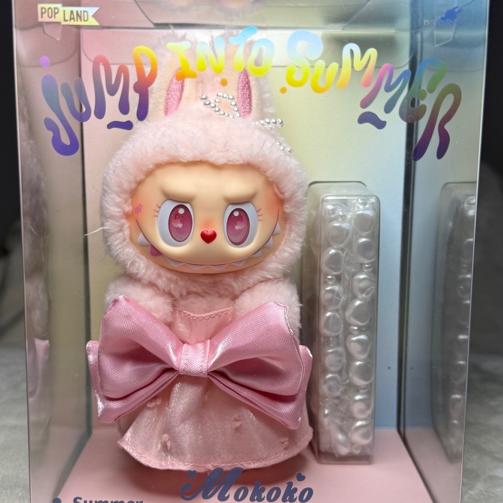 AUTHENTIC HIGHLY SOUGHT AFTER PopMart PLUSH DOLLS. Offers welcome!! ✨💕